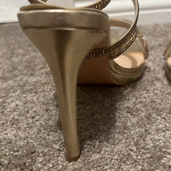 Gold sandals - Picture 4 of 4
